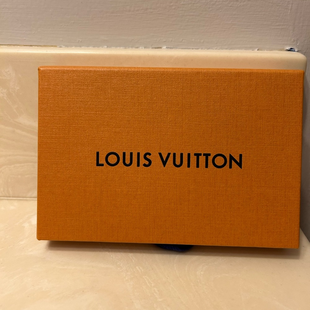 Louis Vuitton box - Picture 1 of 3